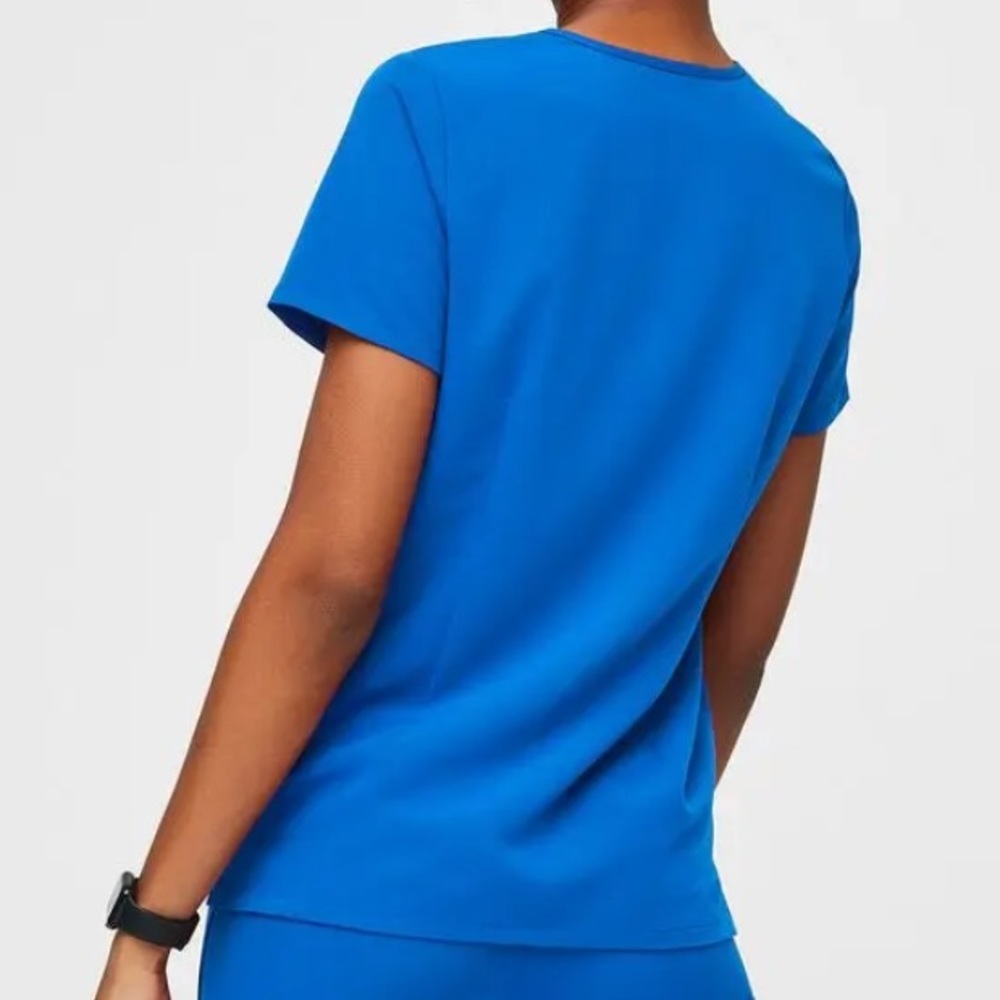 Figs • Casma Royal Blue Three-Pocket Women’s Scrub Top - S - Picture 2 of 11